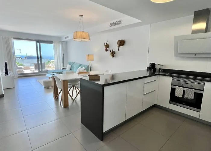 3 - Proche Du Port De Cabopino A