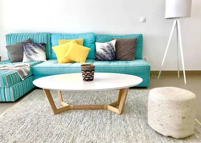 3 - Proche Du Port De Cabopino A *