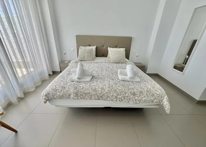 3 - Proche Du Port De Cabopino A