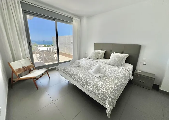 3 - Proche Du Port De Cabopino A